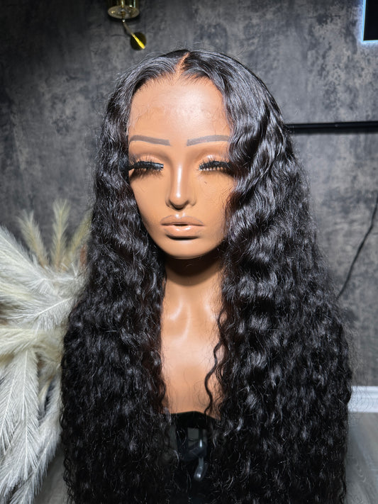 Ari Wavy Wig